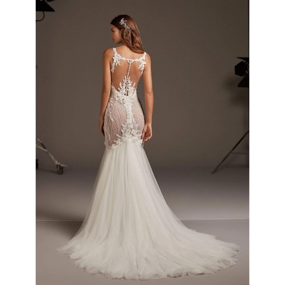 Karoza Wedding Dress, Galaeetea - Picture 4 of 7